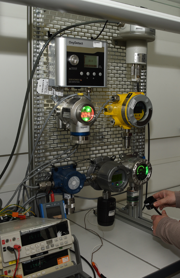 Test de 8 détecteurs de gaz fixes de marques différentes en laboratoire